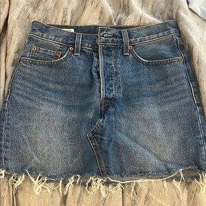 Levi’s Frayed Hem Denim Mini Skirt - Blue
